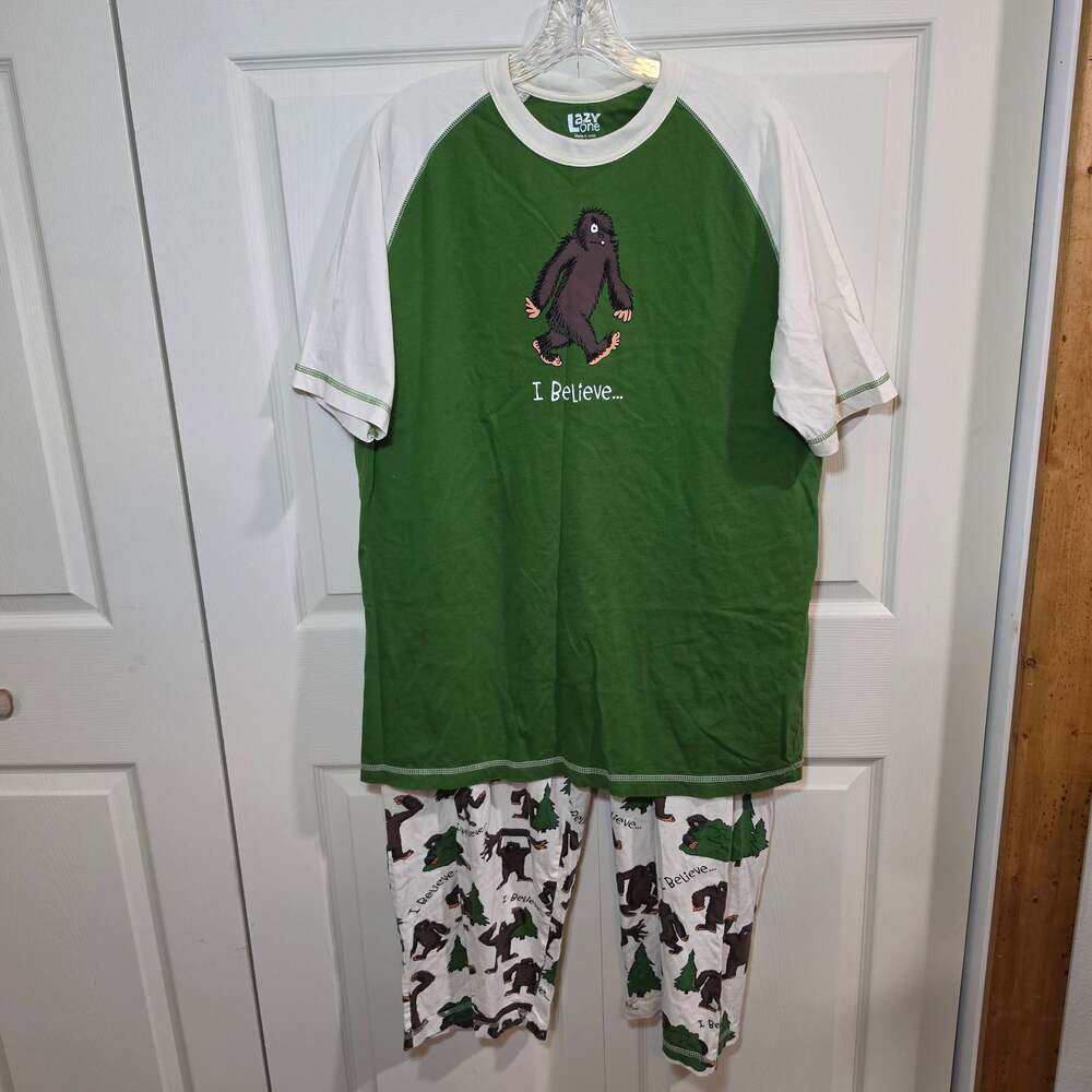 Lazy One Bigfoot Sasquatch Pajama Set I Believe Mens L Green Camping